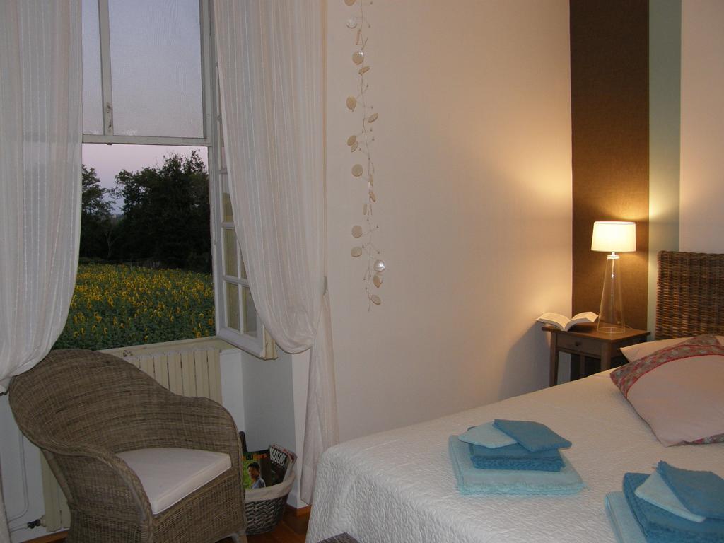 Moncrabeau Chambres D'Hotes Domaine De La Brette الغرفة الصورة